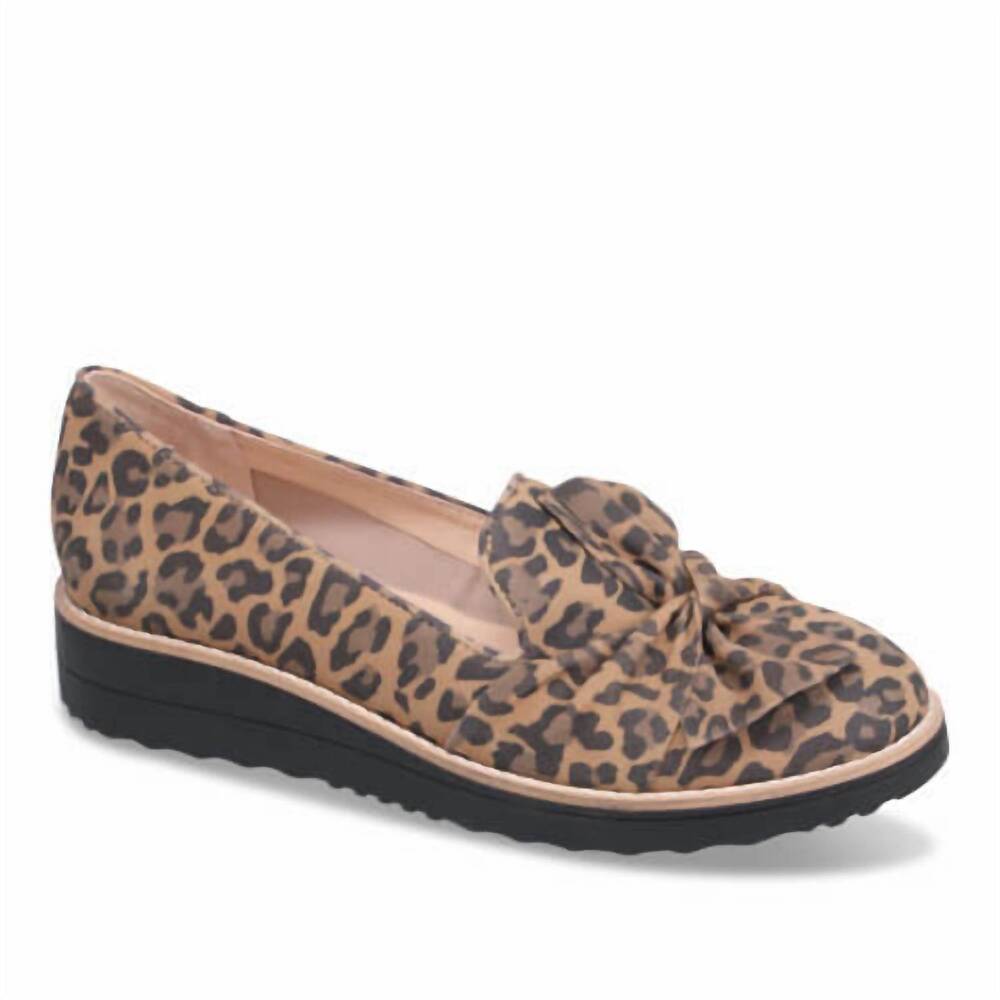 NEW DJANGO & JULIETTE women's oclem foam wedge sandal in camel leopard suede